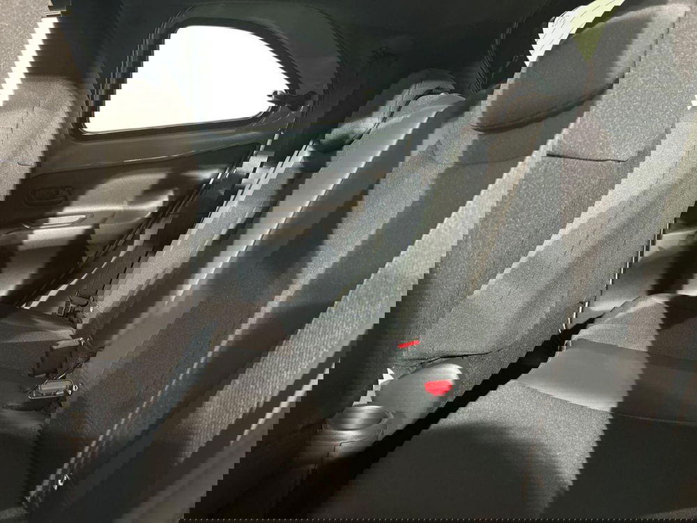 Toyota Aygo X nuova a Lecco (11)