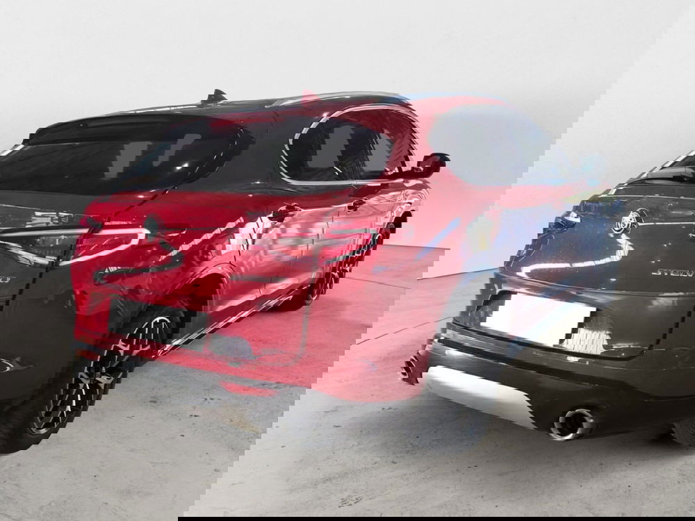 Alfa Romeo Stelvio usata a Salerno (3)