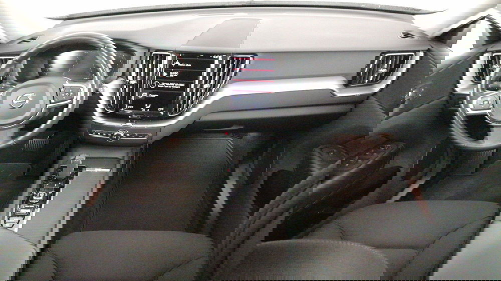 Volvo XC60 usata a Roma (9)