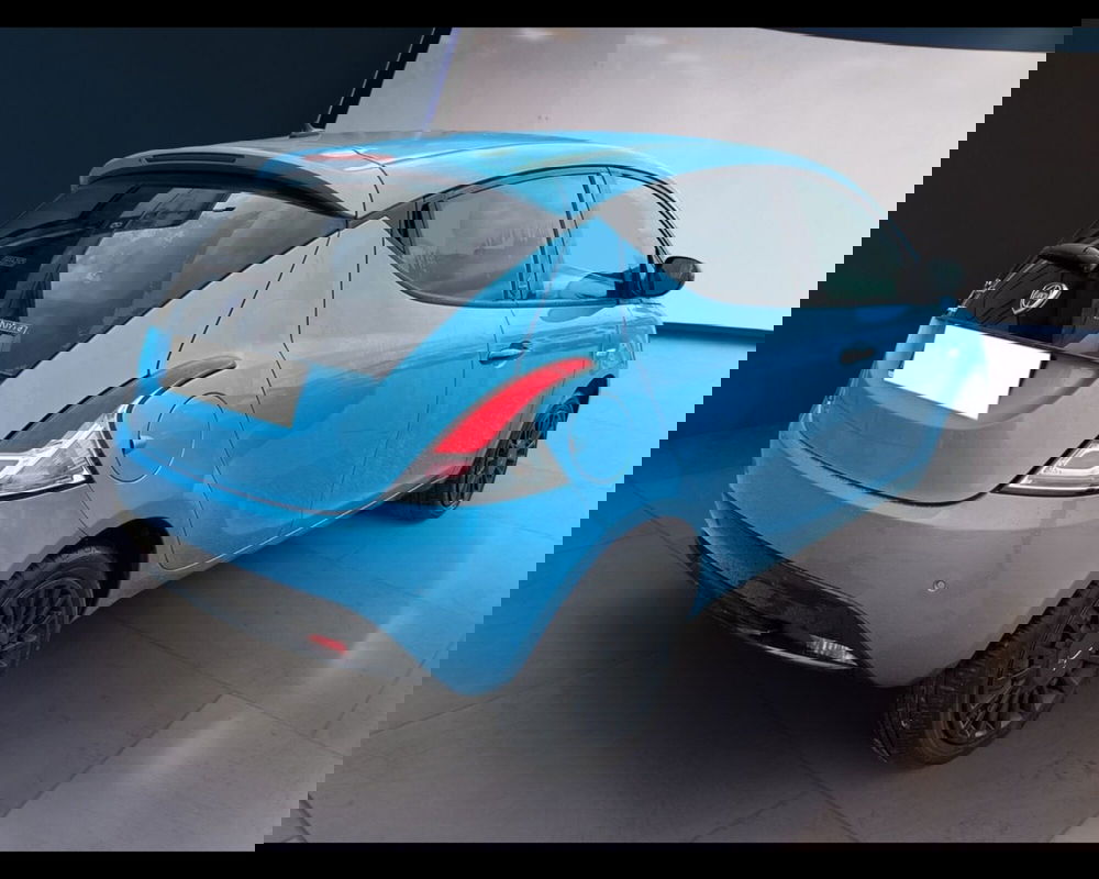 Lancia Ypsilon usata a Torino (10)