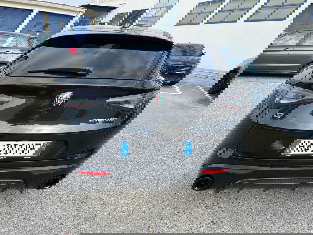 Alfa Romeo Stelvio usata a Milano (8)