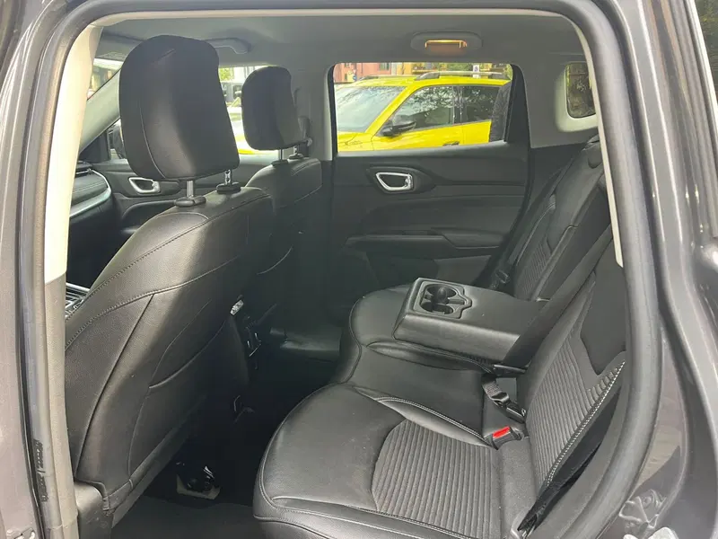 Jeep Compass usata a Milano (13)