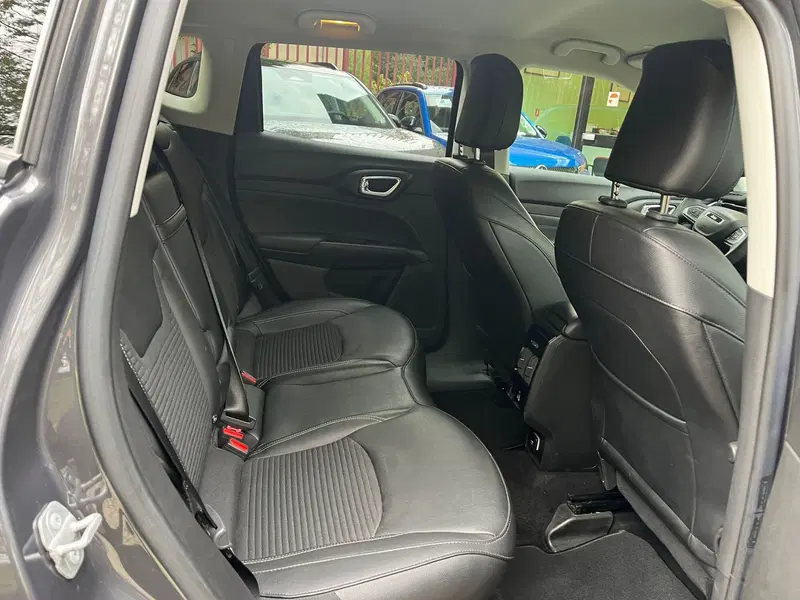 Jeep Compass usata a Milano (14)