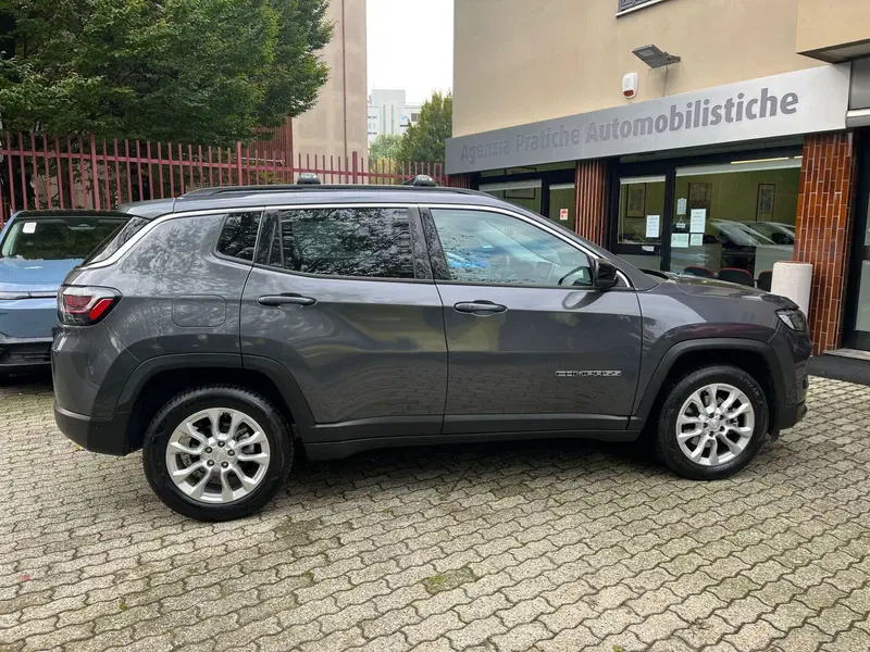 Jeep Compass usata a Milano (4)