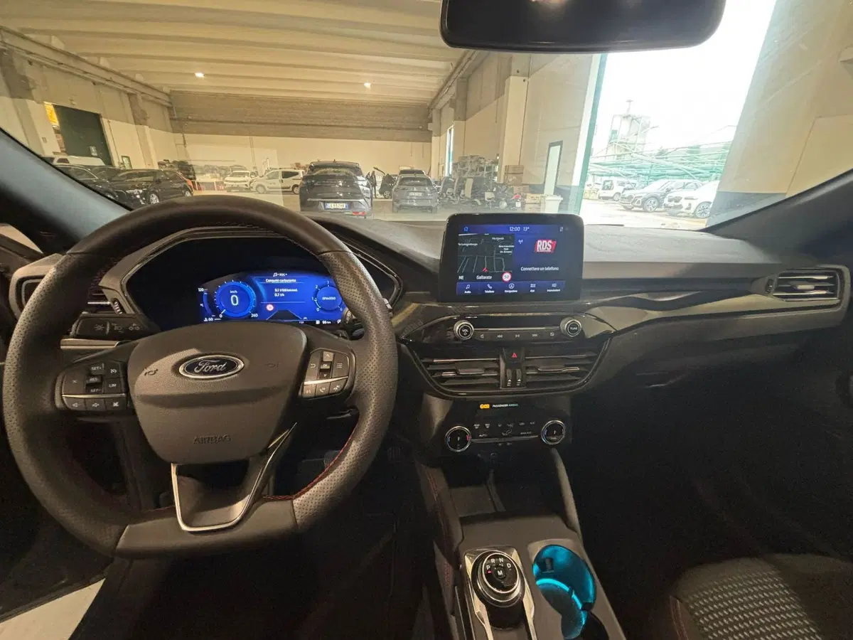 Ford Kuga usata a Milano (14)