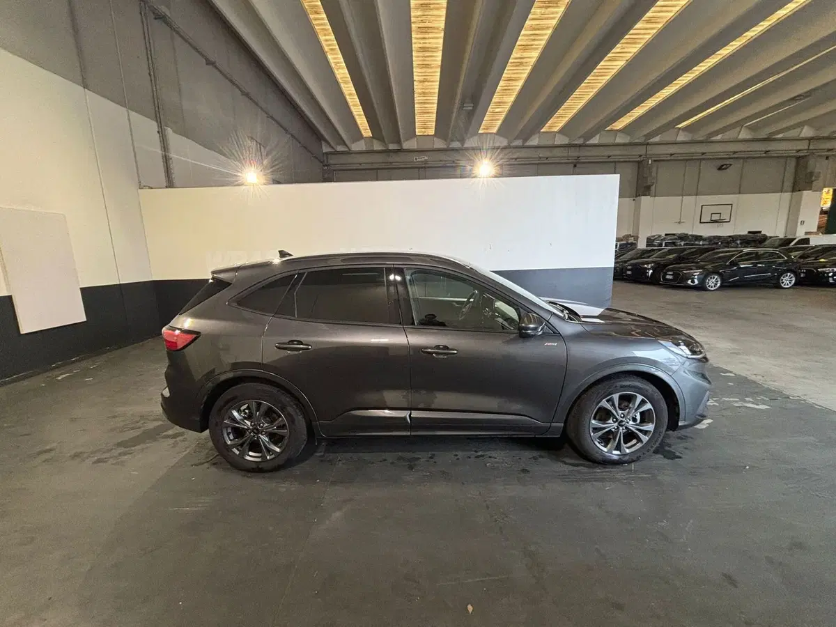 Ford Kuga usata a Milano (4)