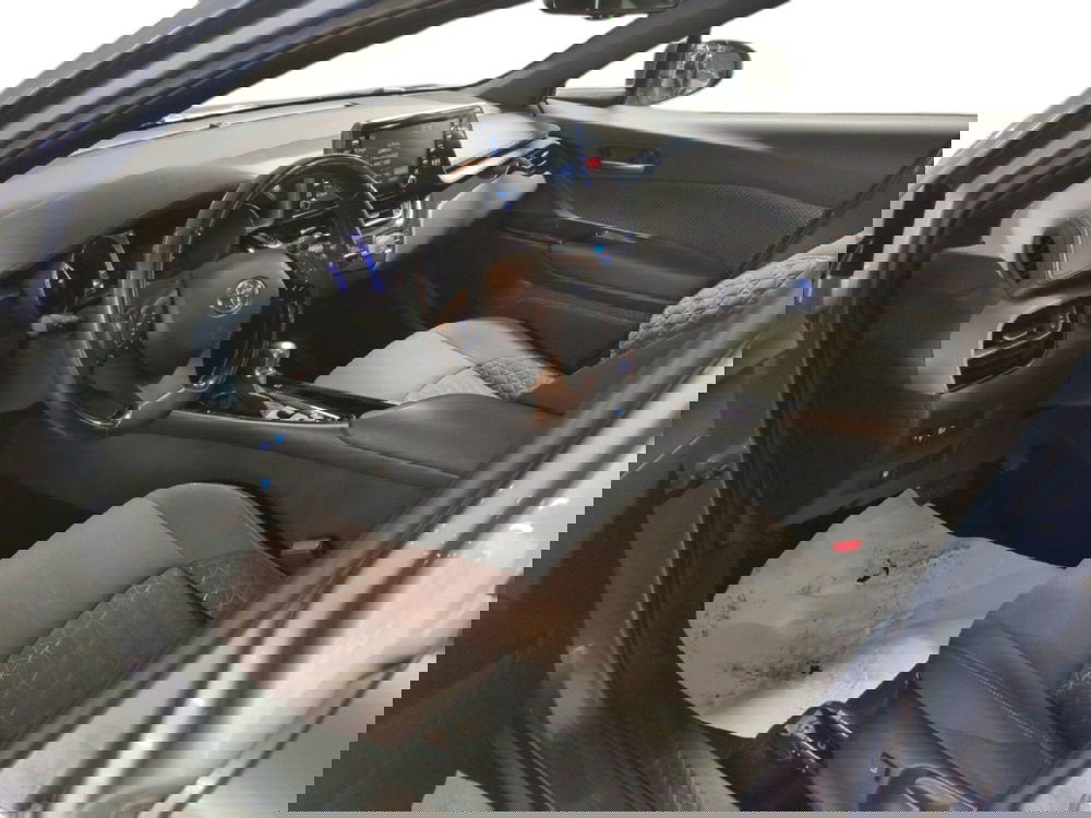 Toyota Toyota C-HR usata a Milano (13)