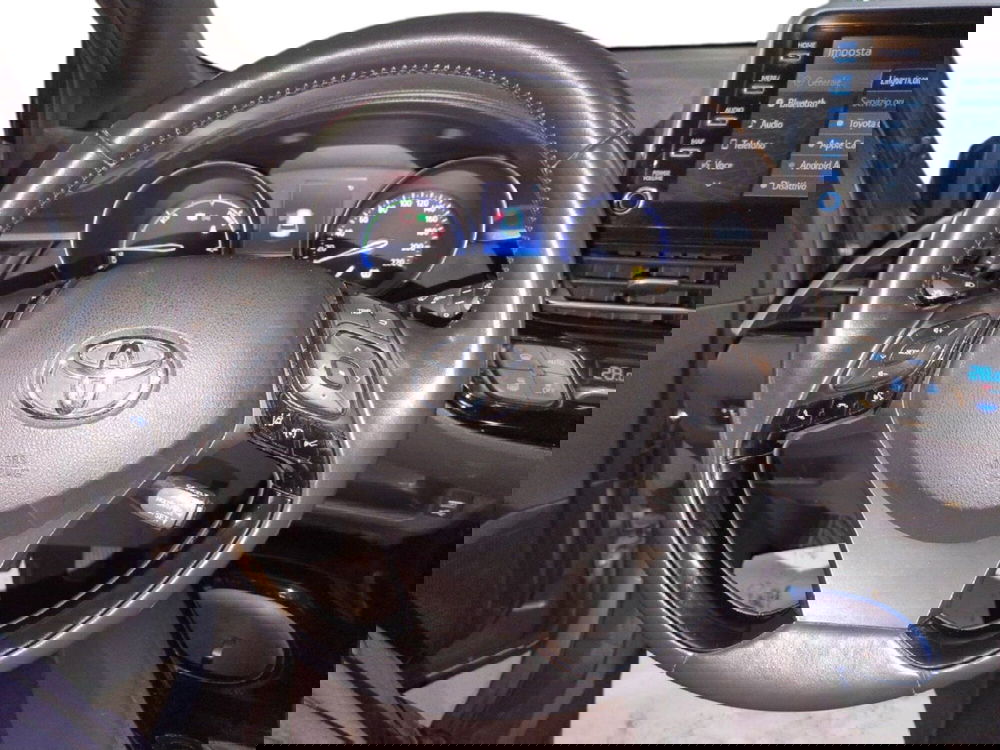Toyota Toyota C-HR usata a Milano (14)