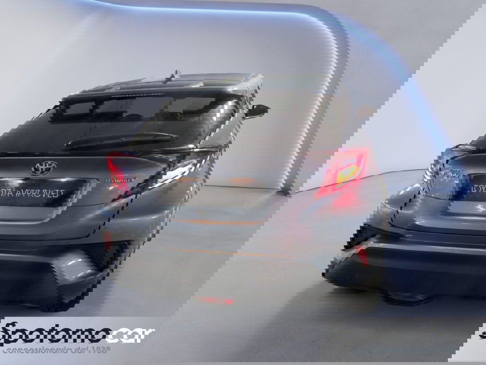 Toyota Toyota C-HR usata a Milano (5)