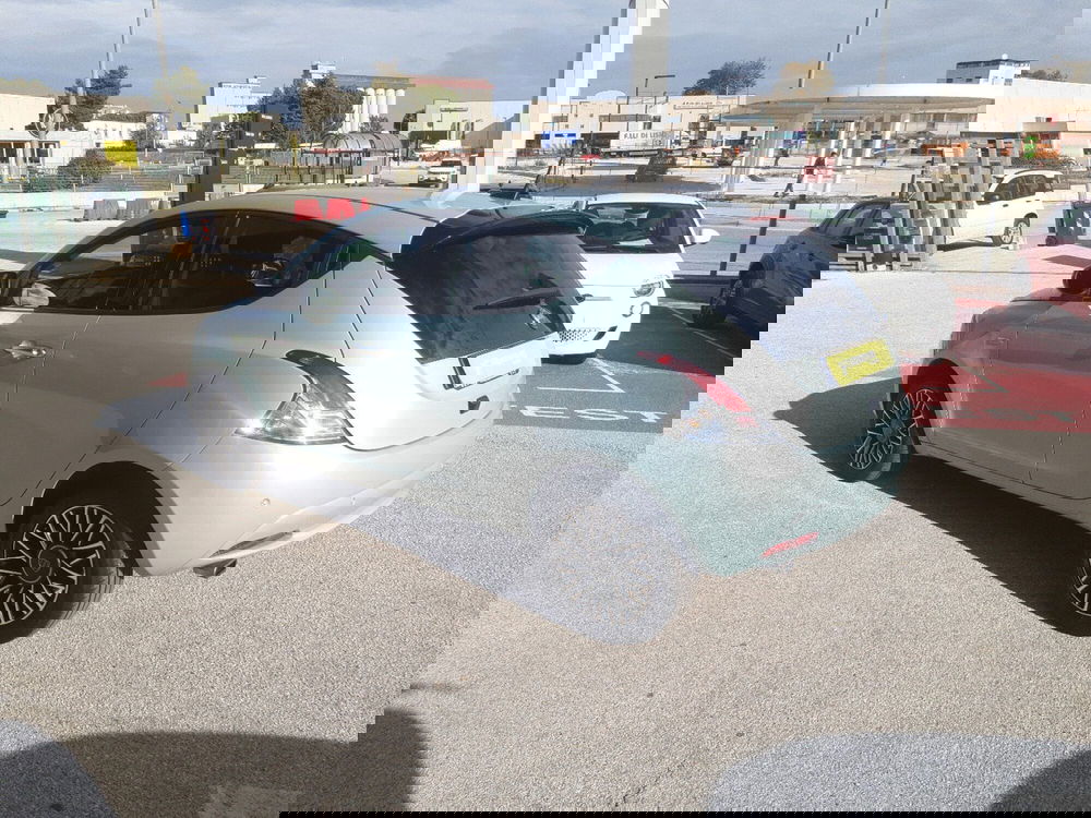 Lancia Ypsilon usata a Campobasso (3)