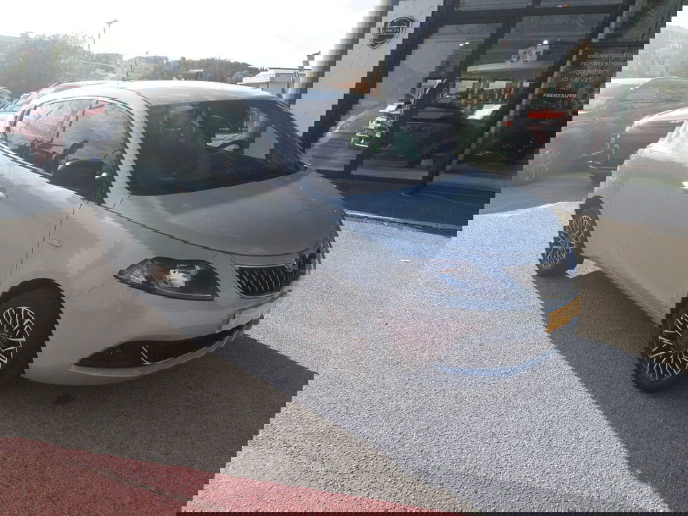 Lancia Ypsilon usata a Campobasso (8)