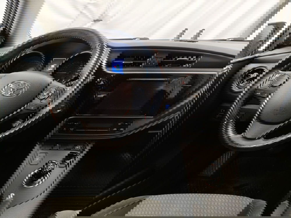 Toyota Auris usata a Roma (10)