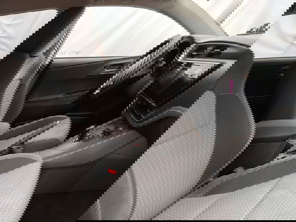 Toyota Auris usata a Roma (6)