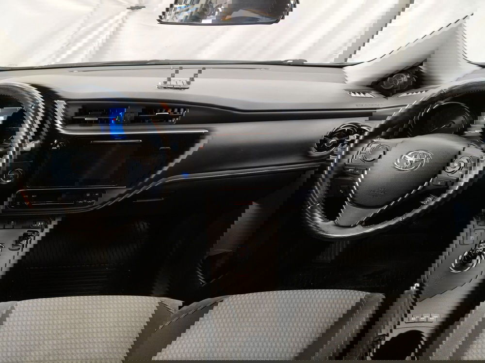 Toyota Auris usata a Roma (9)