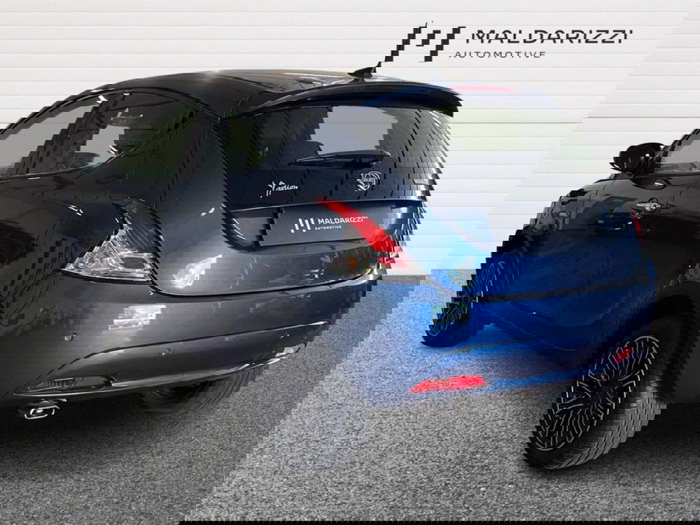 Lancia Ypsilon usata a Bari (4)