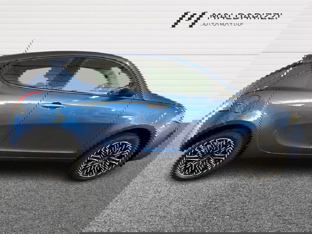 Lancia Ypsilon usata a Bari (5)