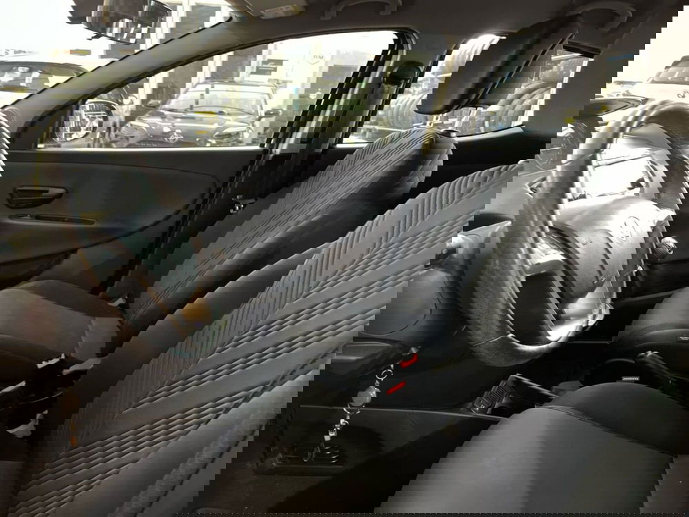Lancia Ypsilon usata a Bari (7)
