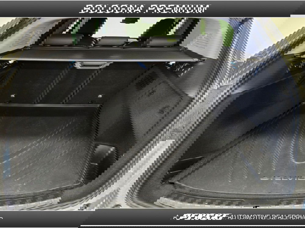 Alfa Romeo Stelvio usata a Bologna (17)