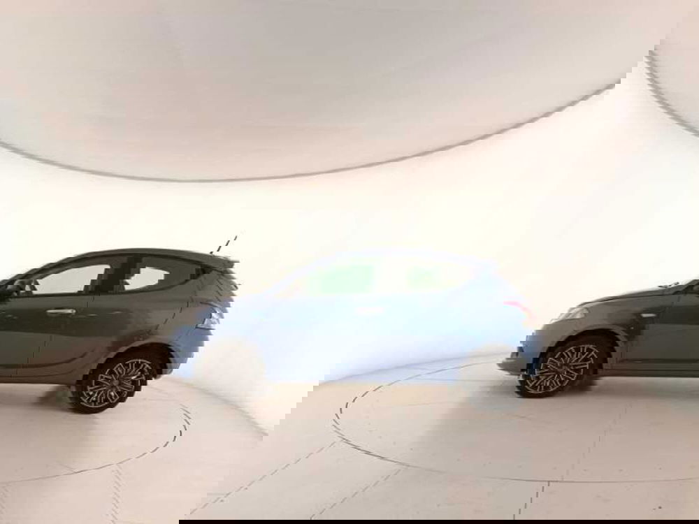 Lancia Ypsilon usata a Treviso (8)