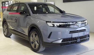 Opel Grandland 1.2 hybrid Edition 145cv e-dcs6 nuova a Mirandola