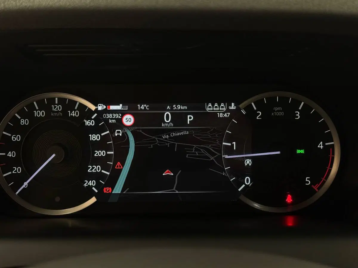 Land Rover Discovery Sport usata a Savona (10)