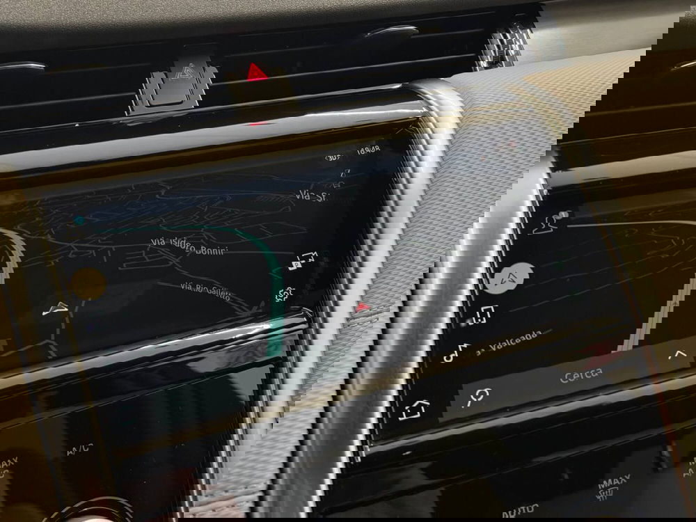 Land Rover Discovery Sport usata a Savona (13)