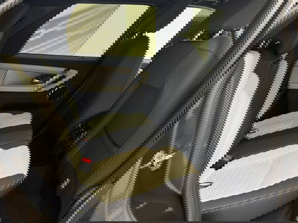 Land Rover Discovery Sport usata a Savona (5)