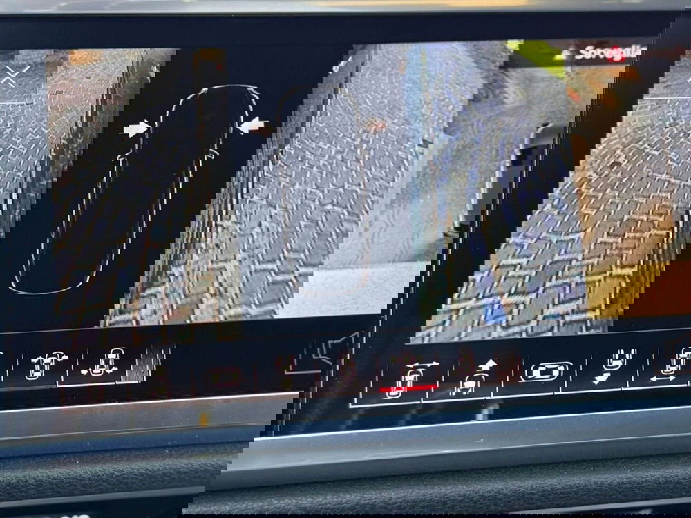 Audi Q3 Sportback usata a Salerno (16)