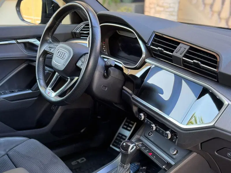 Audi Q3 Sportback usata a Salerno (6)