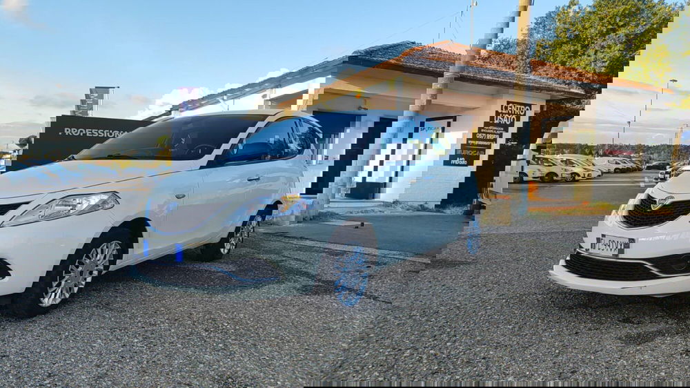 Lancia Ypsilon usata a Firenze