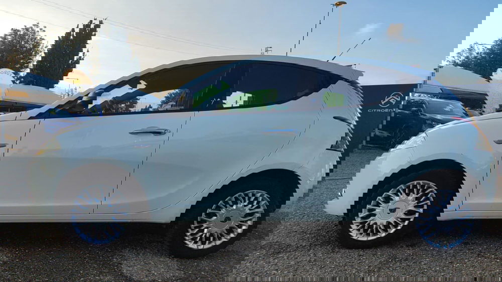 Lancia Ypsilon usata a Firenze (3)