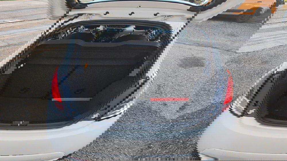 Lancia Ypsilon usata a Firenze (8)