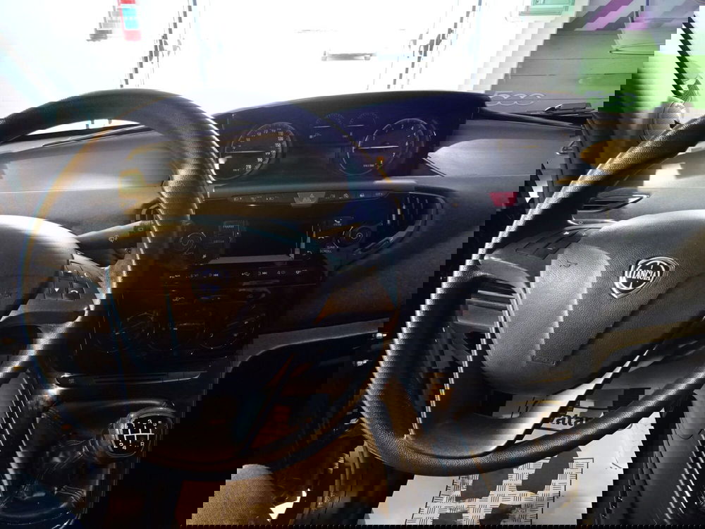 Lancia Ypsilon usata a Lucca (10)