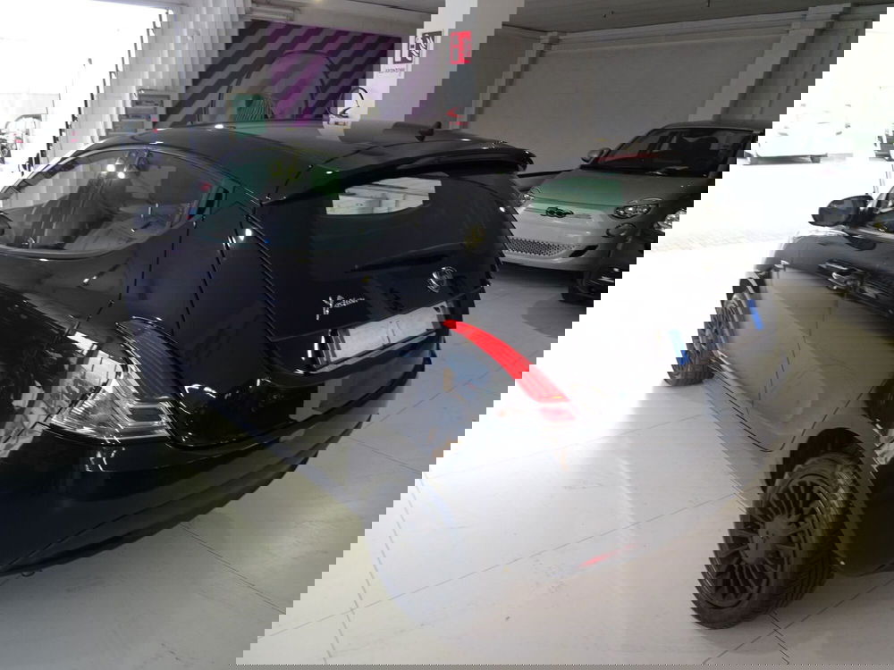 Lancia Ypsilon usata a Lucca (3)