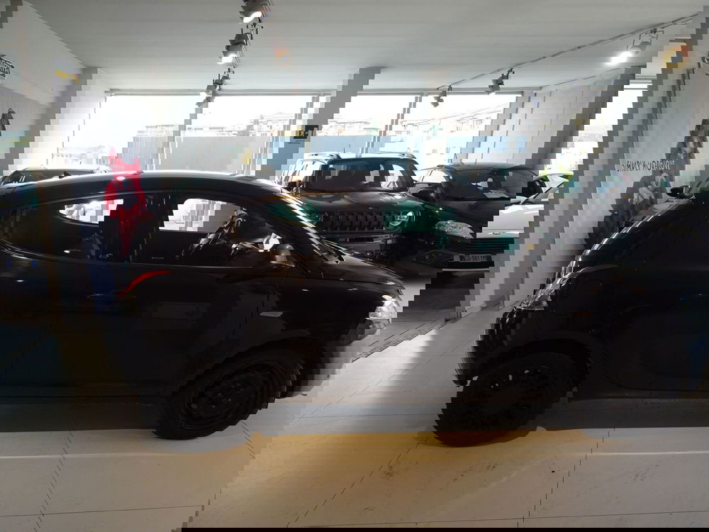 Lancia Ypsilon usata a Lucca (5)