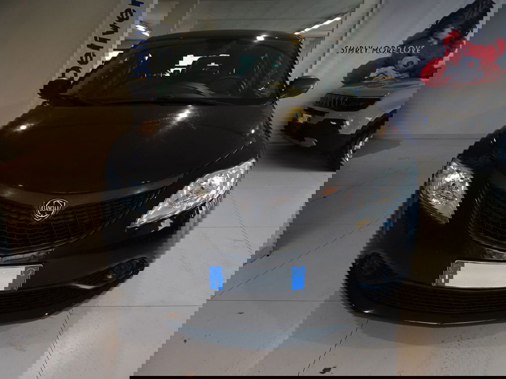 Lancia Ypsilon usata a Lucca (7)