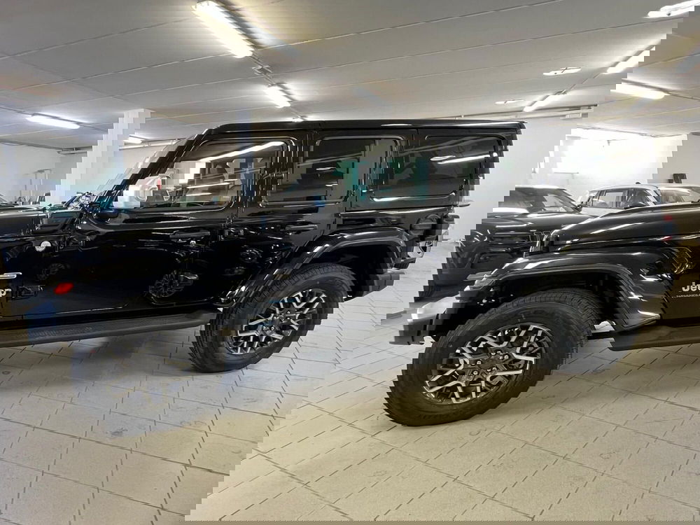 Jeep Wrangler Unlimited nuova a Arezzo (5)