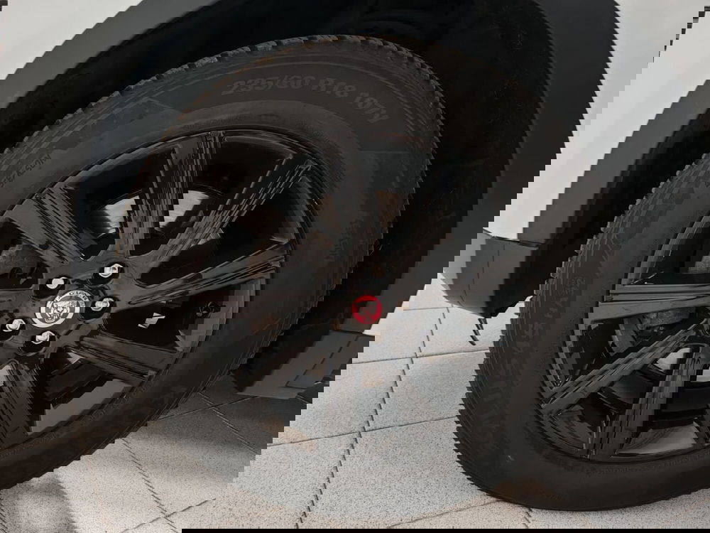 Jaguar E-Pace usata a Novara (9)