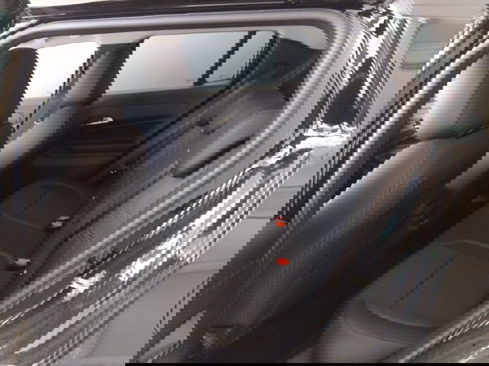 Jeep Avenger nuova a Roma (12)