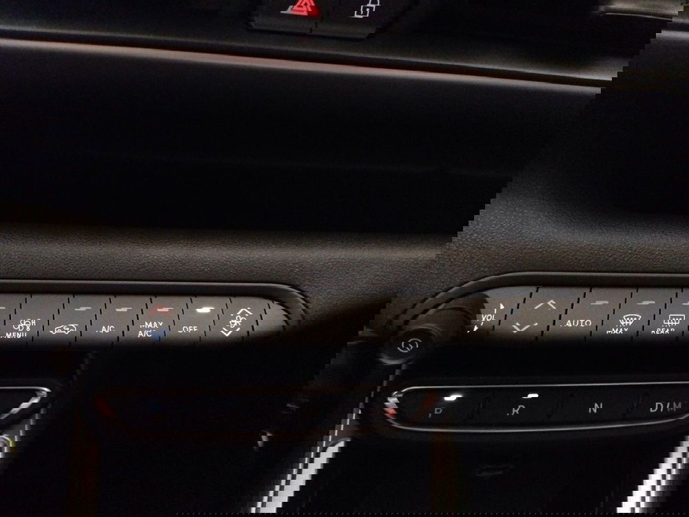 Jeep Avenger nuova a Roma (17)