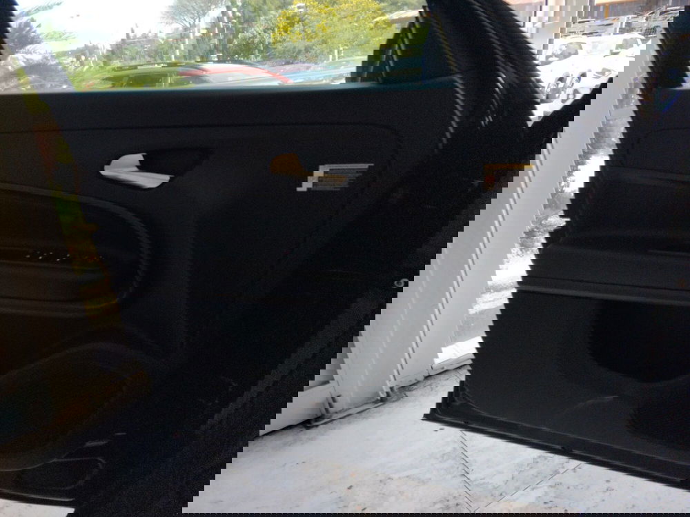 Jeep Avenger nuova a Roma (19)