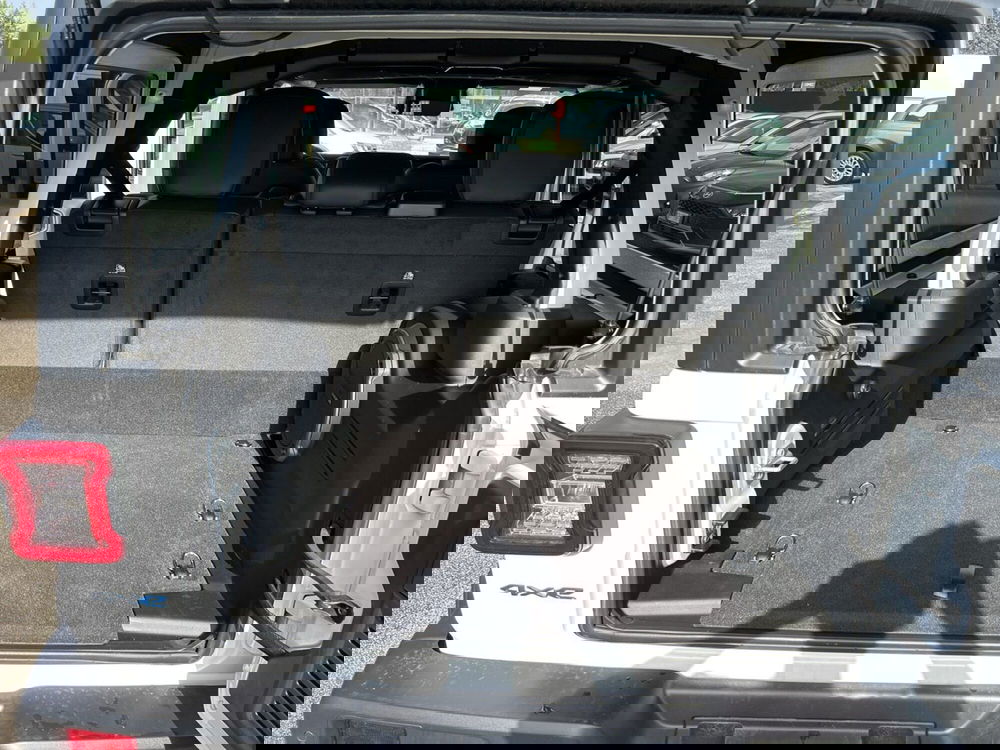 Jeep Wrangler Unlimited nuova a Roma (12)