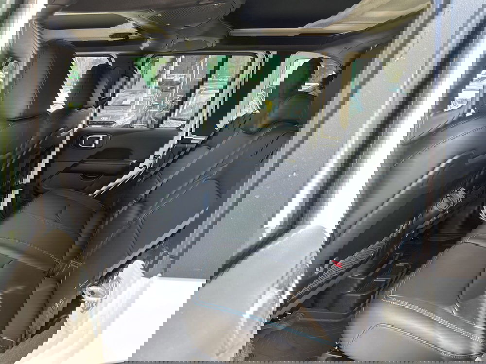 Jeep Wrangler Unlimited nuova a Roma (17)