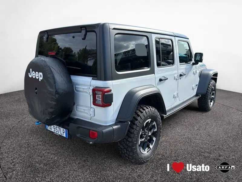 Jeep Wrangler Unlimited nuova a Roma (3)