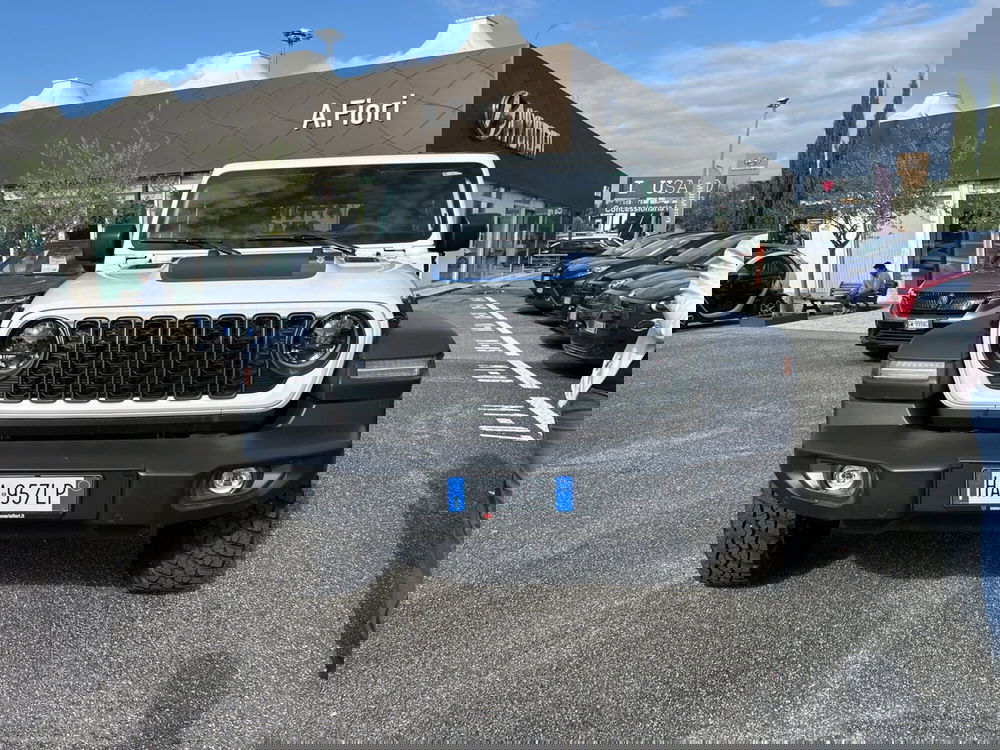 Jeep Wrangler Unlimited nuova a Roma (7)