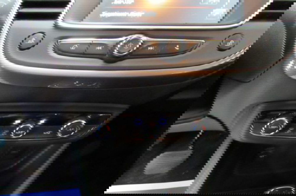 Opel Crossland X usata a Milano (10)