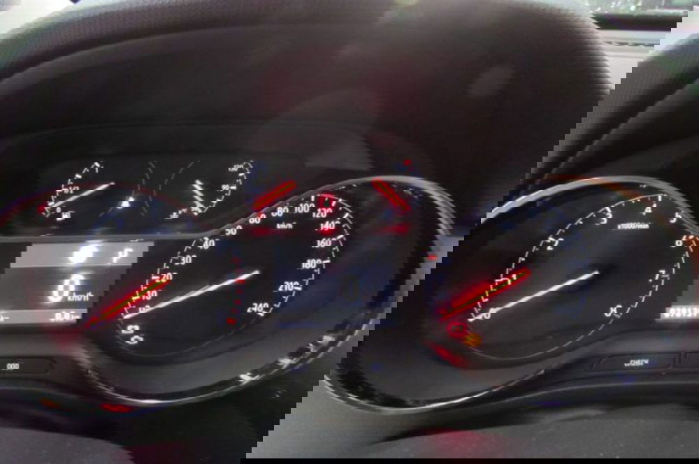 Opel Crossland X usata a Milano (13)