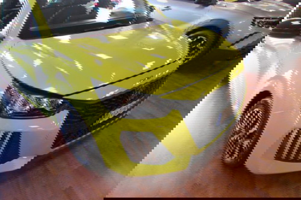 Peugeot 208 nuova a Milano (16)