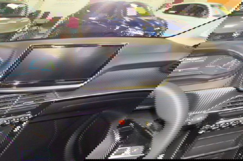 Peugeot 208 nuova a Milano (8)