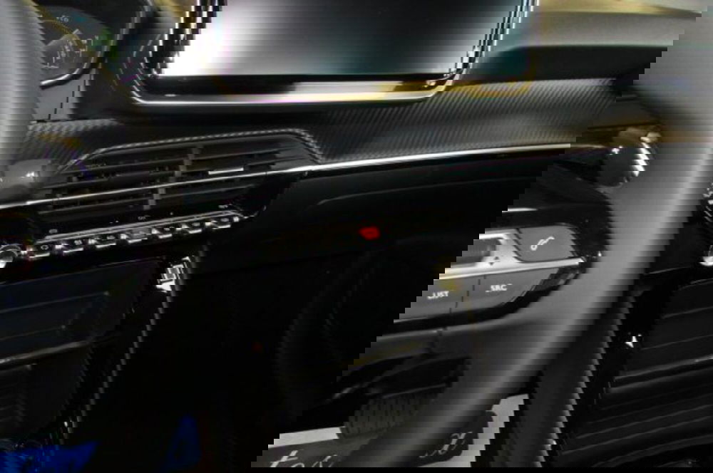 Peugeot 208 nuova a Milano (9)